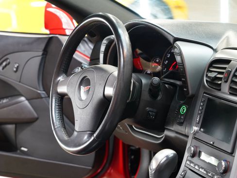 Used 2006 Chevrolet Corvette Convertible w/ Preferred Equipment Group image 53