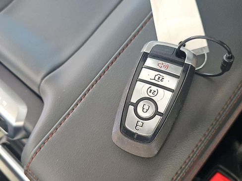 Used 2025 Ford Expedition Active AWD/4WD image 14
