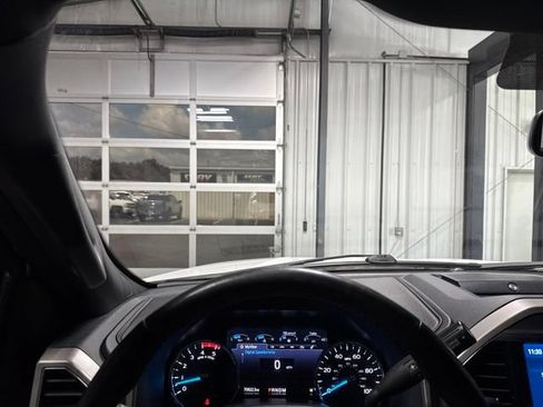 Used 2022 Ford F250 Lariat w/ Lariat Value Package AWD/4WD image 7