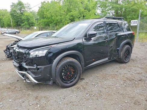 Used 2025 Nissan Pathfinder Rock Creek AWD/4WD image 3