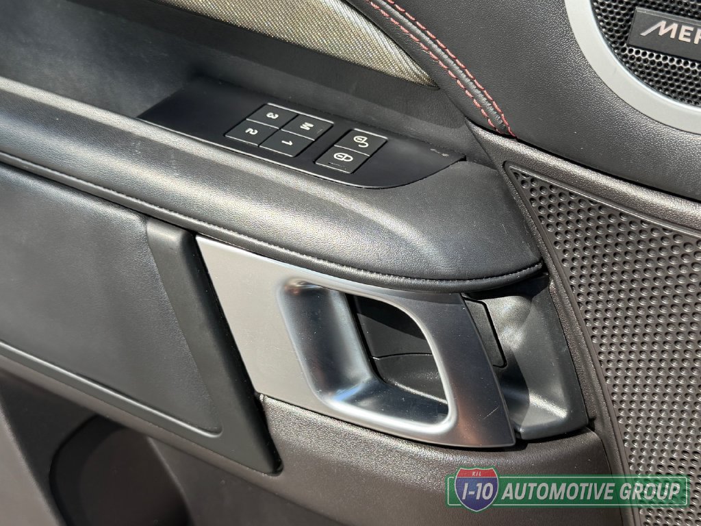 Used 2018 Land Rover Discovery HSE AWD/4WD image 16