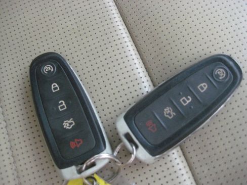 Used 2013 Ford Taurus Limited image 10