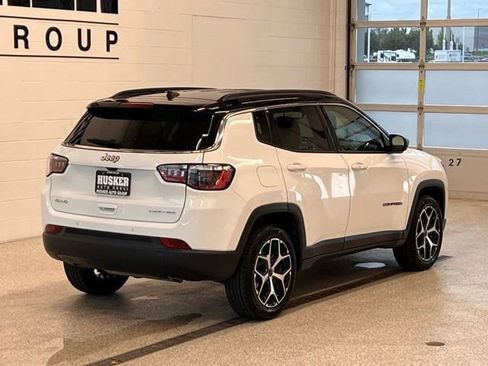 Used 2025 Jeep Compass Limited AWD/4WD image 12
