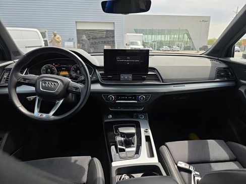 Used 2023 Audi Q5 e Premium Plus w/ Premium Plus Package AWD/4WD image 10
