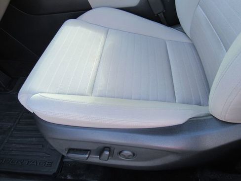 Used 2020 Kia Sportage LX w/ LX Popular Package image 18