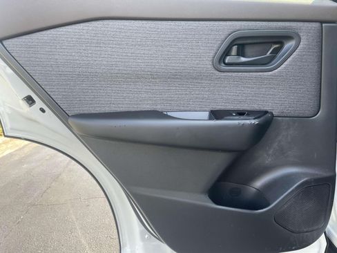 Used 2023 Nissan Rogue S AWD/4WD image 12