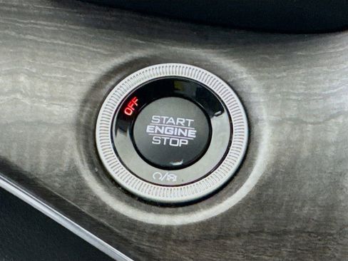 Used 2021 Jeep Grand Cherokee L Overland image 35