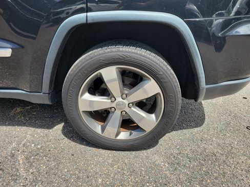 Used 2013 Jeep Grand Cherokee Laredo RWD image 5