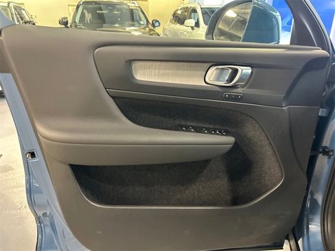 Certified 2023 Volvo XC40 B5 Plus w/ Driver Assist Package image 9