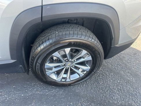 Certified 2025 Chevrolet Equinox LT image 11