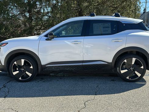 New 2026 Nissan Kicks SR w/ Cold Weather Package AWD/4WD image 17