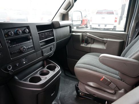 Used 2022 GMC Savana 2500 w/ Driver Convenience Package image 20