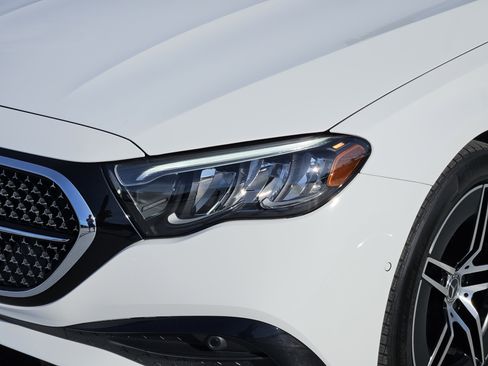 Used 2025 Mercedes-Benz E 350 Sedan image 9