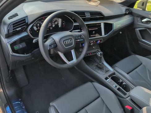 New 2025 Audi Q3 2.0T Premium image 2