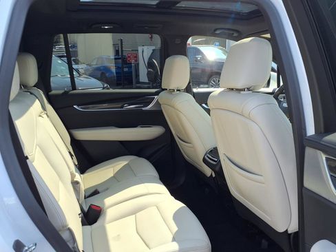 Certified 2022 Cadillac XT6 Sport w/ Technology Package image 40