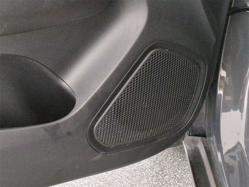 Used 2023 Hyundai Venue SE image 28