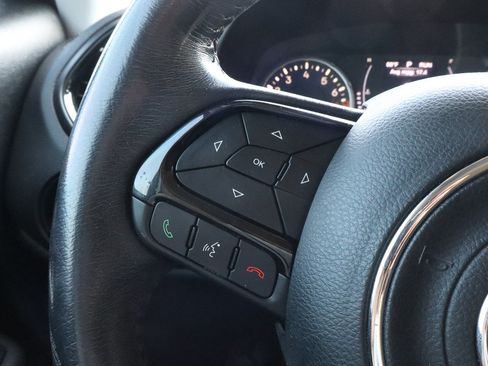 Used 2017 Jeep Renegade Altitude FWD image 27
