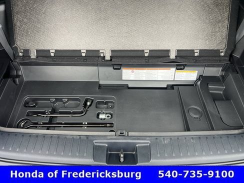 Used 2023 Toyota Highlander XLE FWD image 32