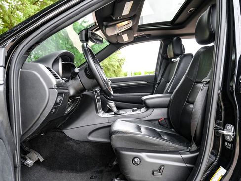 Used 2022 Jeep Grand Cherokee Limited w/ Tech Group image 40