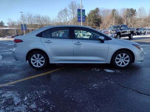 Used 2025 Toyota Corolla LE image 9