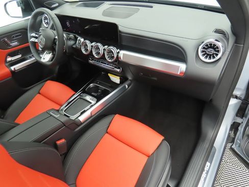 Used 2026 Mercedes-Benz GLB 35 AMG 4MATIC image 19