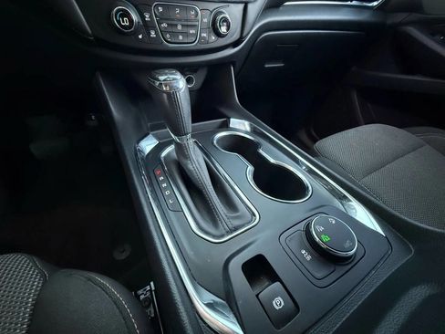 Used 2020 Chevrolet Traverse LT image 26