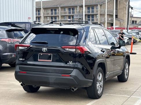 Used 2025 Toyota RAV4 LE AWD/4WD image 4