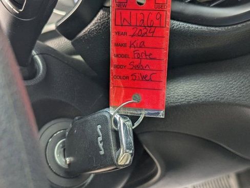 Used 2024 Kia Forte LXS image 32