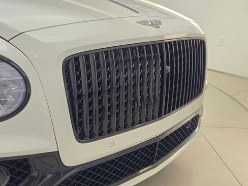 Certified 2023 Bentley Flying Spur V8 AWD/4WD image 9
