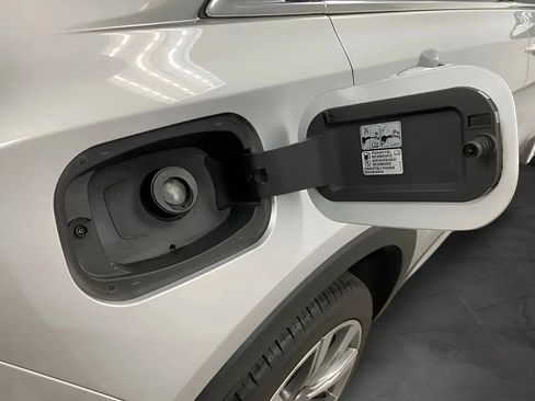 Used 2019 Cadillac XT4 Premium Luxury FWD image 29