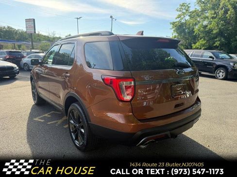 Used 2017 Ford Explorer XLT w/ Equipment Group 202A AWD/4WD image 5