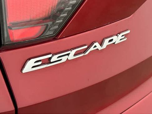 Used 2017 Ford Escape Titanium AWD/4WD image 28