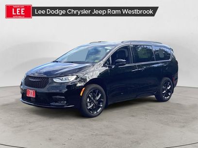 New 2026 Chrysler Pacifica Limited w/ S Appearance Package