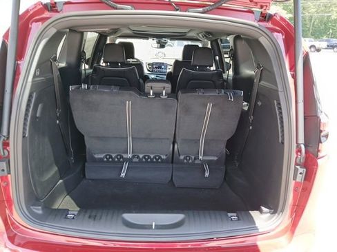 New 2027 Chrysler Pacifica Limited FWD image 11