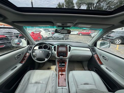 Used 2007 Toyota Highlander Limited AWD/4WD image 2
