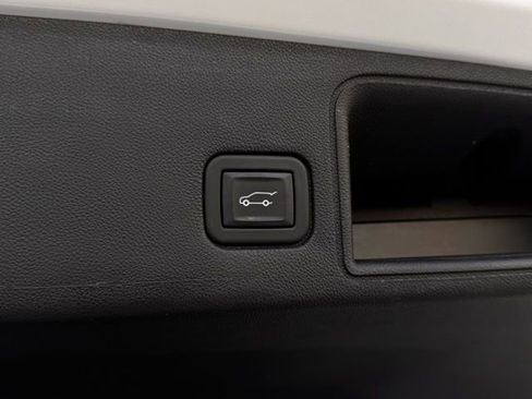 Used 2023 GMC Terrain Denali w/ Denali Premium Package image 28