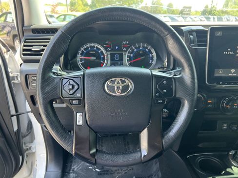 Used 2019 Toyota 4Runner SR5 AWD/4WD image 34