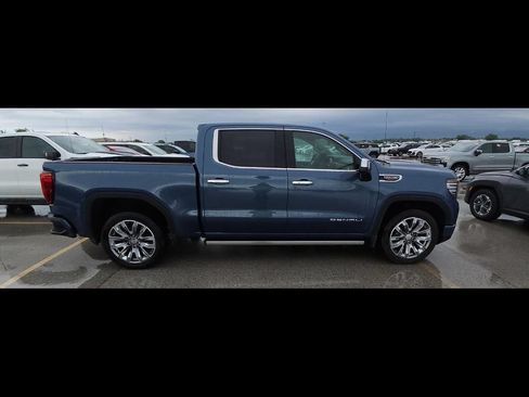 Used 2026 GMC Sierra 1500 Denali w/ Denali Reserve Package AWD/4WD image 9