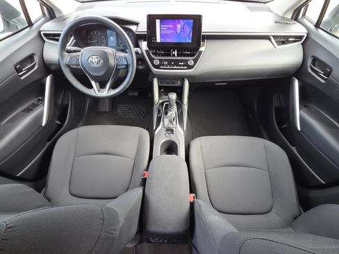 Certified 2024 Toyota Corolla Cross LE FWD image 4