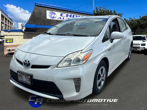 Used 2015 Toyota Prius Four FWD image 1