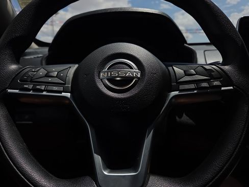 Used 2025 Nissan Altima 2.5 SV FWD image 12