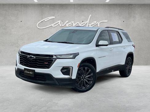 Used 2023 Chevrolet Traverse RS FWD image 1