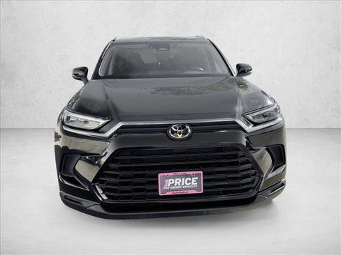 Used 2025 Toyota Grand Highlander XLE image 2