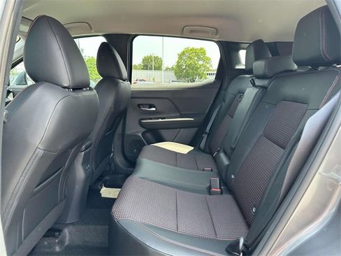New 2025 Nissan Kicks SR image 13