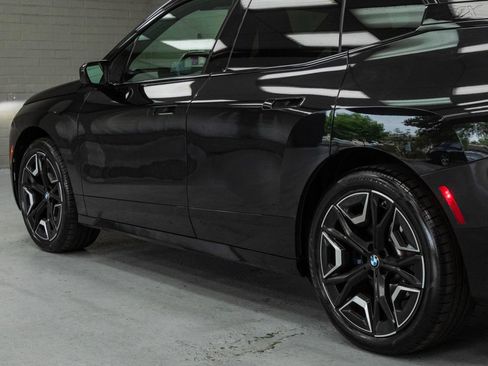 Used 2024 BMW iX xDrive50 w/ Premium Package AWD/4WD image 35