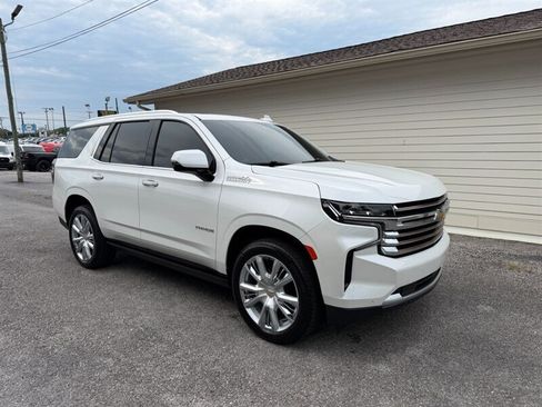 Used 2024 Chevrolet Tahoe High Country AWD/4WD image 3