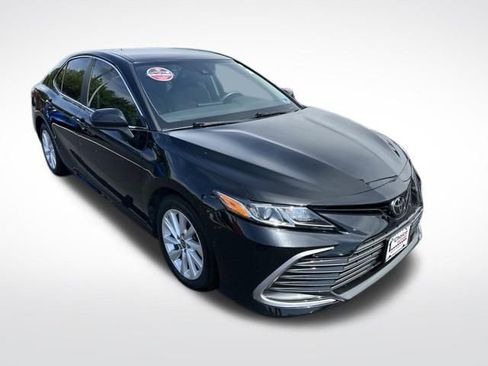 Used 2023 Toyota Camry LE FWD image 7