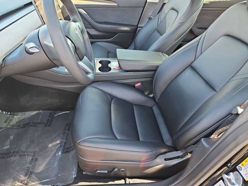 Used 2023 Tesla Model 3 Standard Range image 16