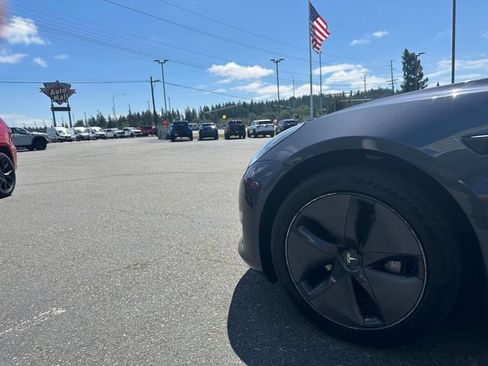 Used 2020 Tesla Model 3 Long Range AWD/4WD image 25