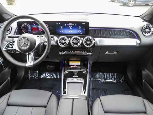 New 2026 Mercedes-Benz GLB 250 image 10